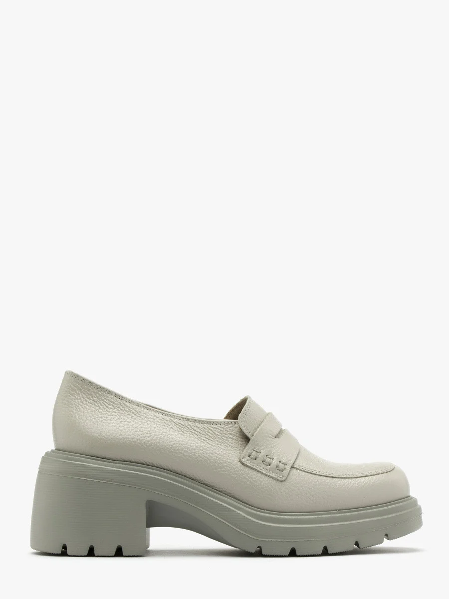 Szare mokasyny na obcasie