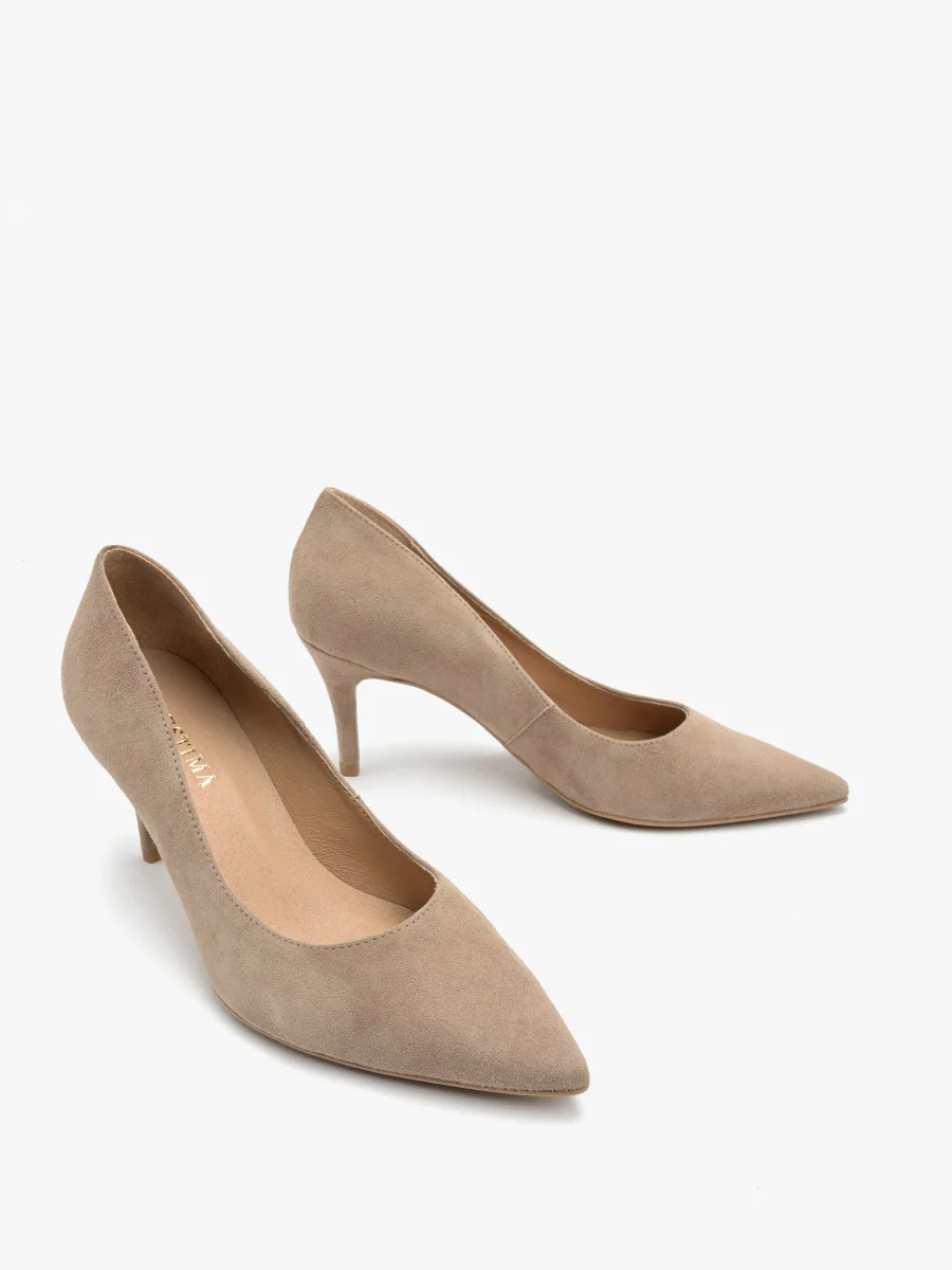 Beżowe czółenka welurowe