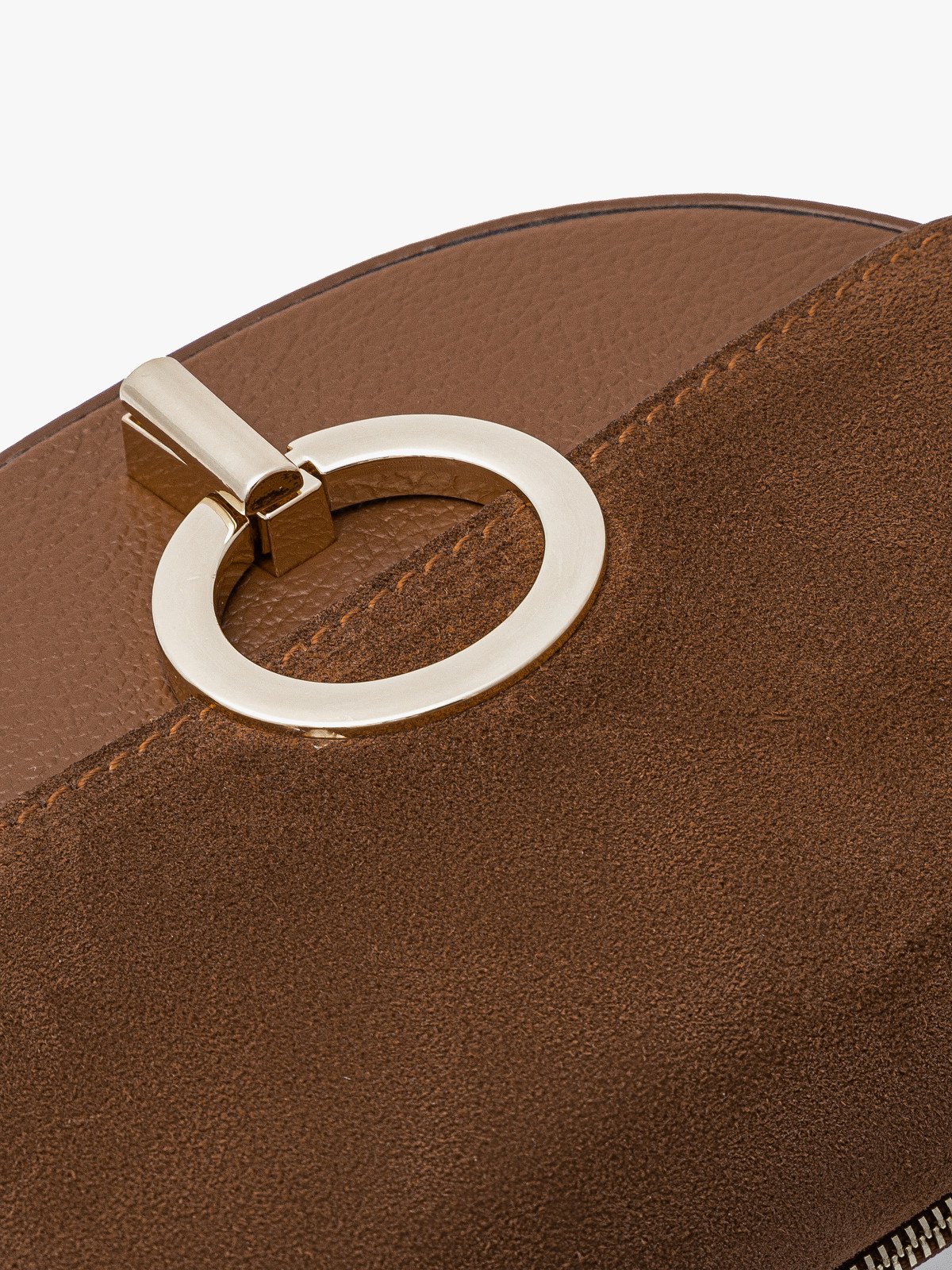 Mała, ruda torebka ze złotymi detalami