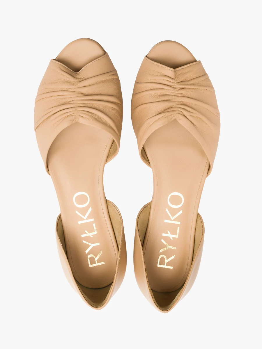 Beżowe baleriny z odkrytymi palcami