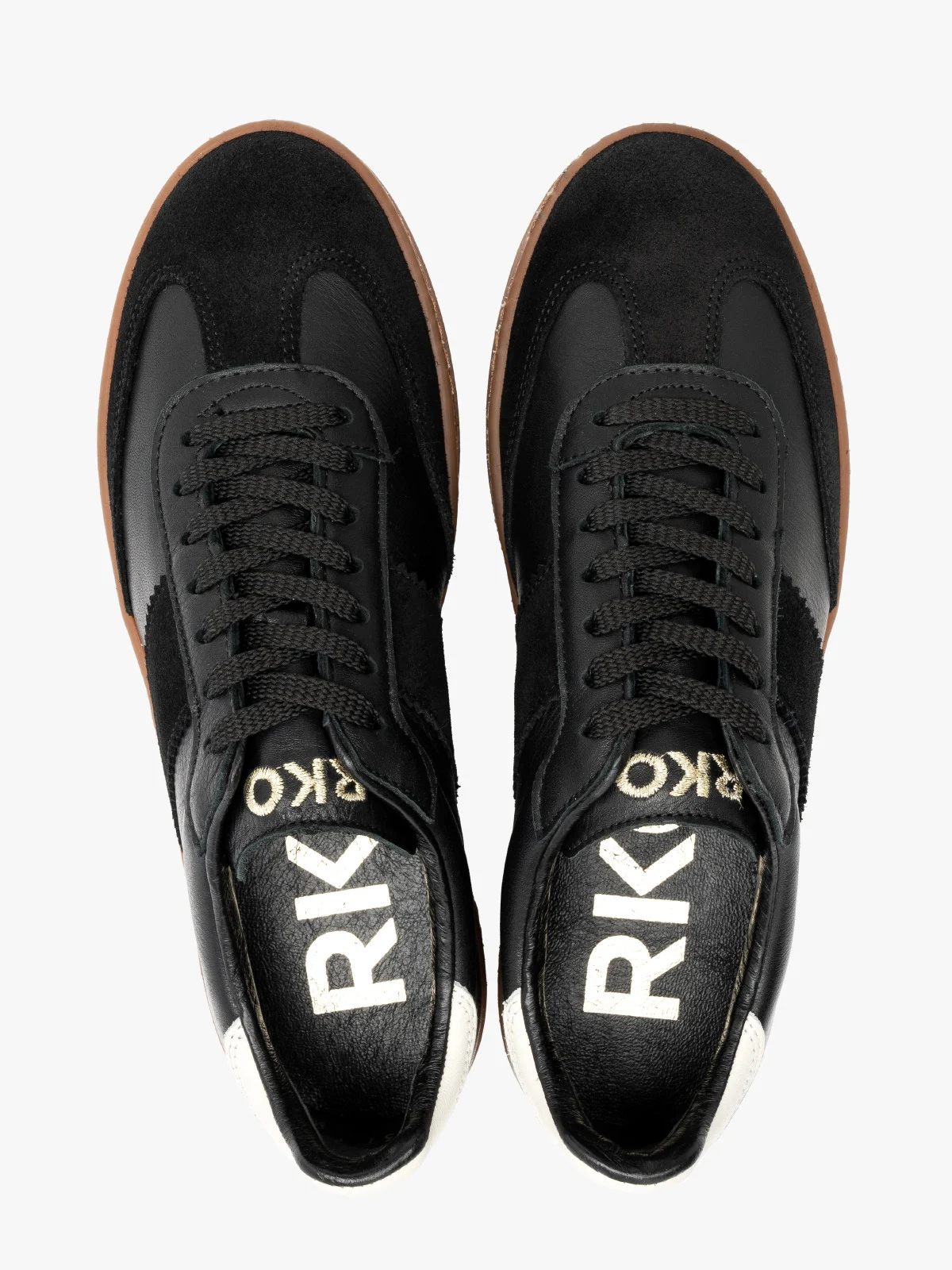 Półbuty damskie w sportowym stylu na płaskiej podeszwie