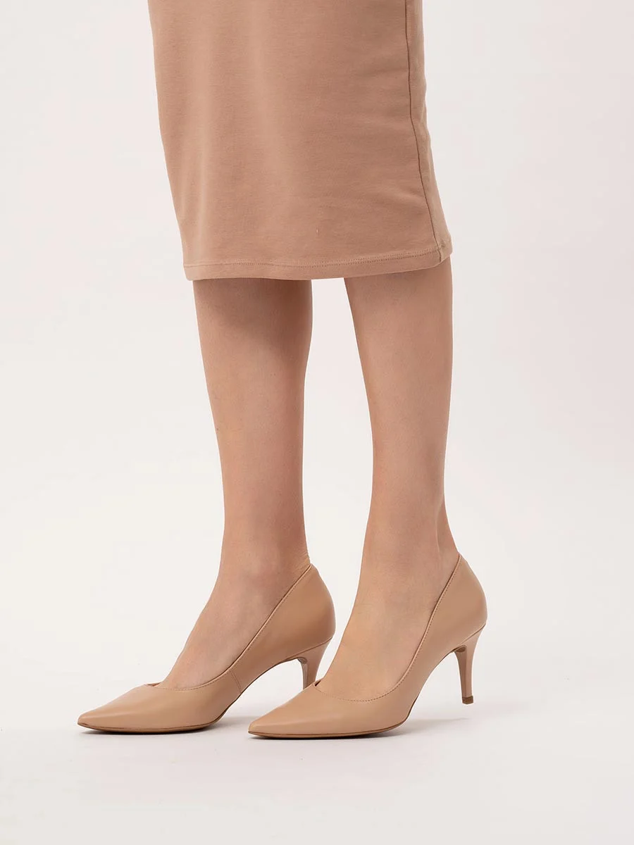 Beżowe czółenka na szpilce