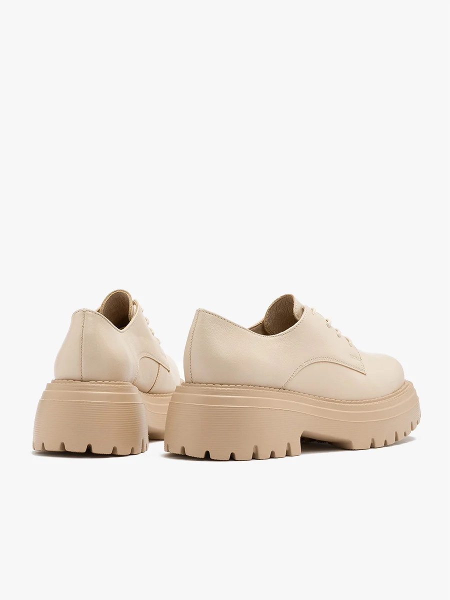 Kremowe półbuty na lekkiej podeszwie