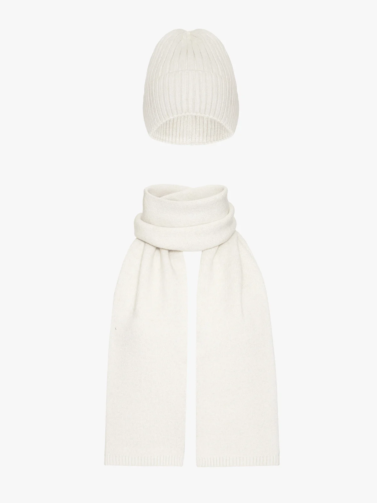 Czapka i szalik wykonane z elastycznej tkaniny z domieszką wełny w kolorze kremowym