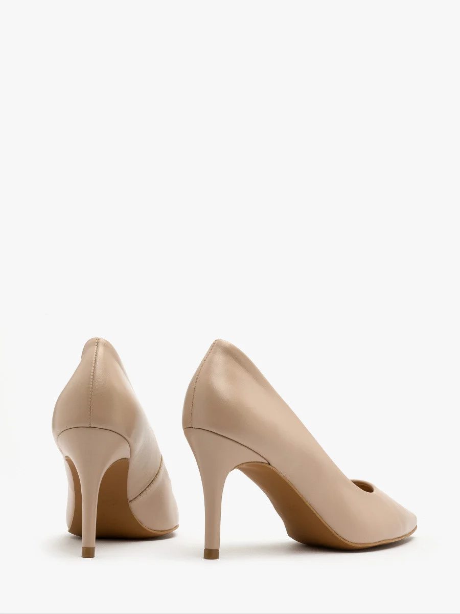Beżowe czółenka na szpilce