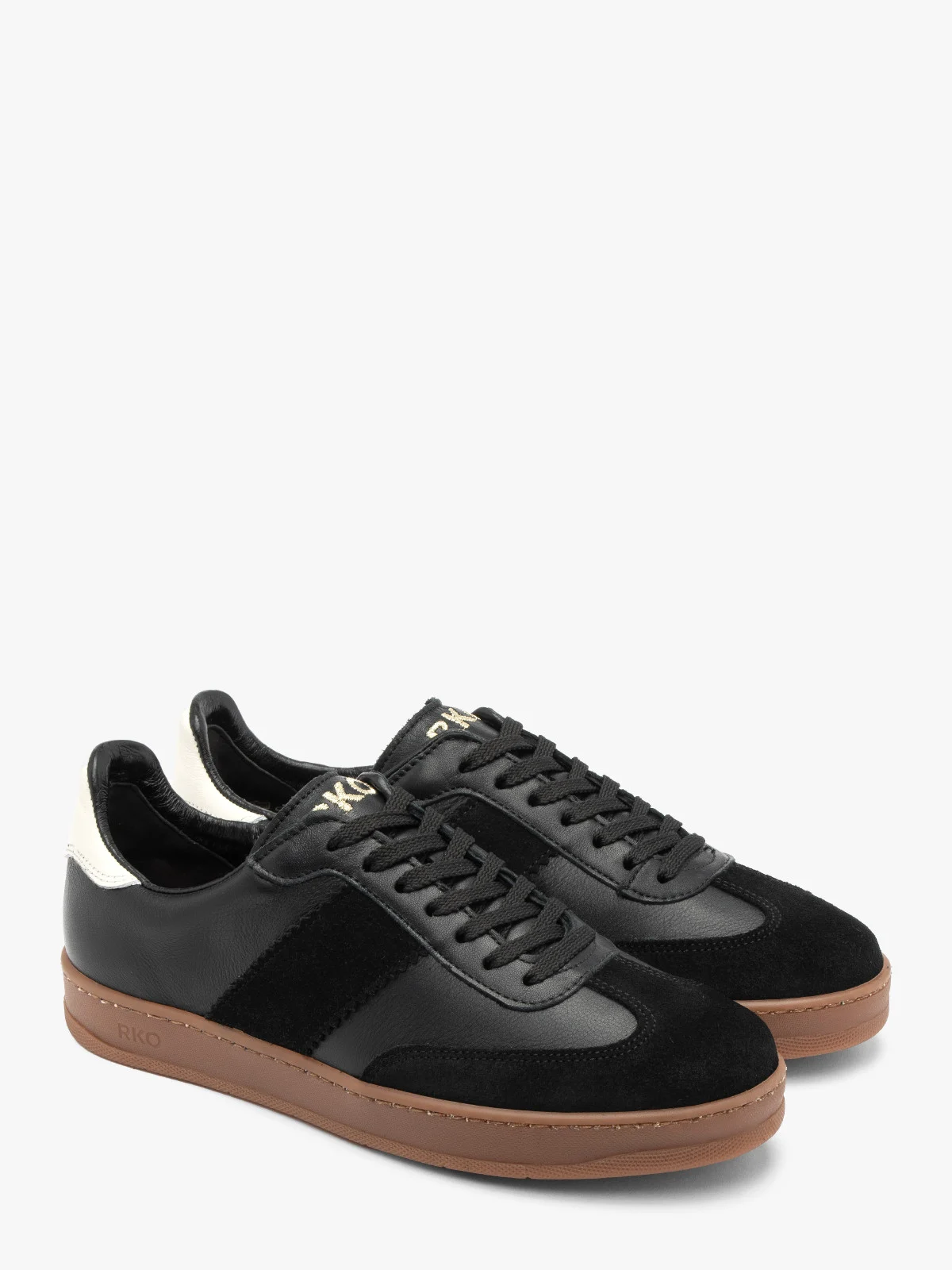 Półbuty damskie w sportowym stylu na płaskiej podeszwie