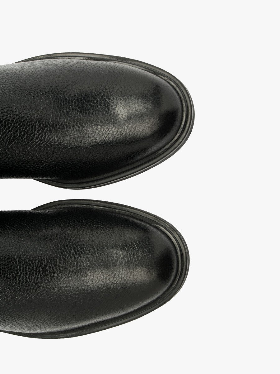 Czarne kozaki elastyczne z wąską cholewką