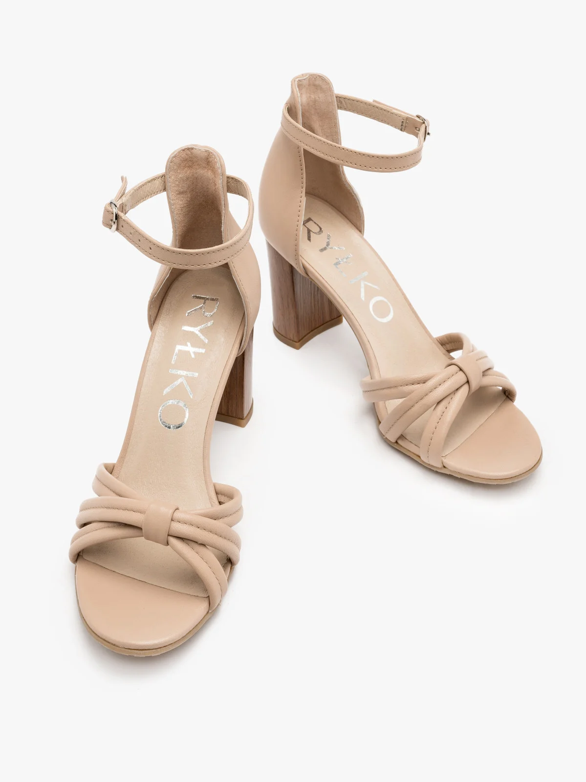 Jasnobeżowe sandały na drewnianym obcasie