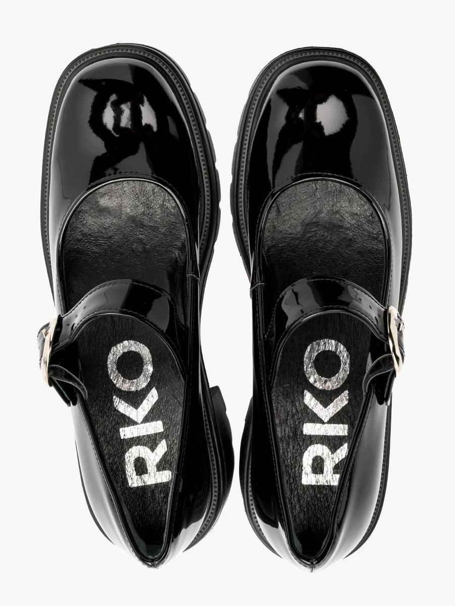 Czarne czółenka na masywnym spodzie