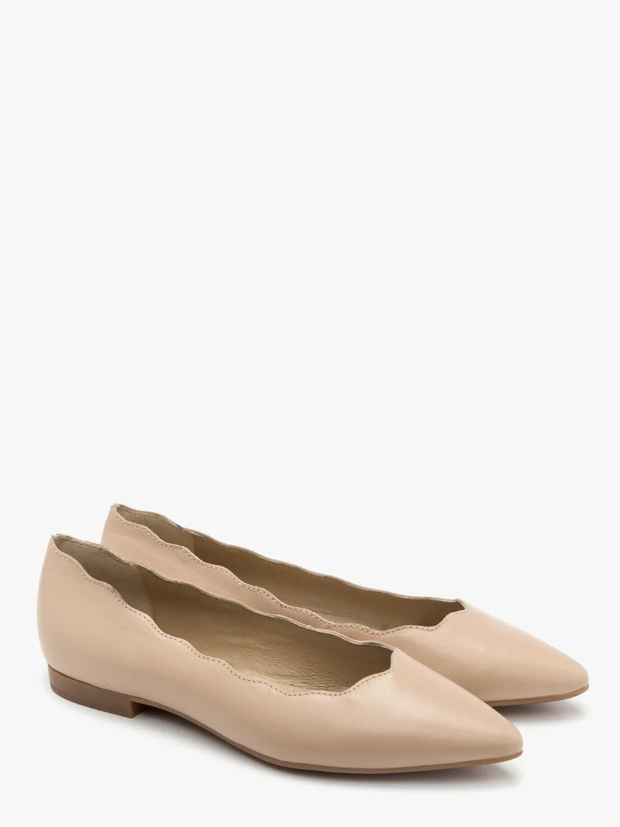 Beżowe baleriny z ozdobną cholewką