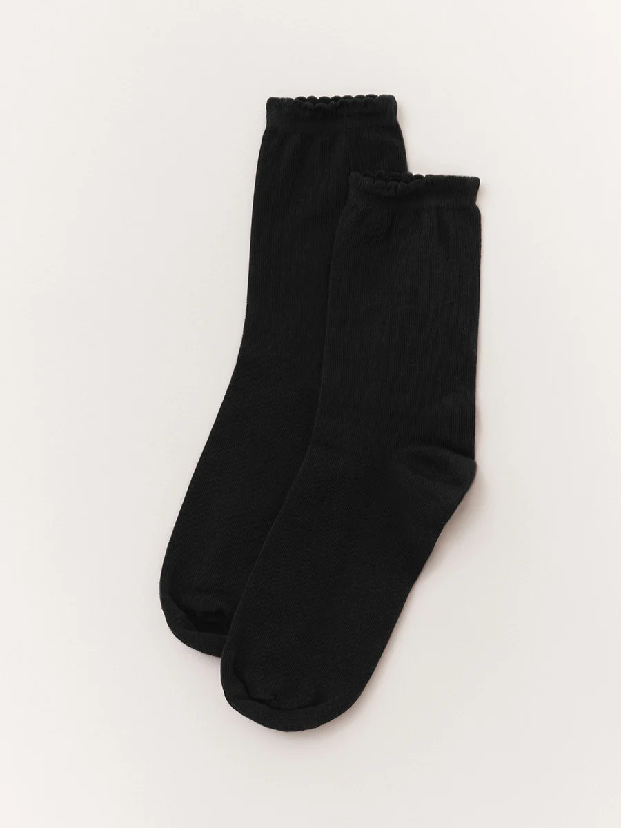 Czarne skarpety bawełniane z falbanką