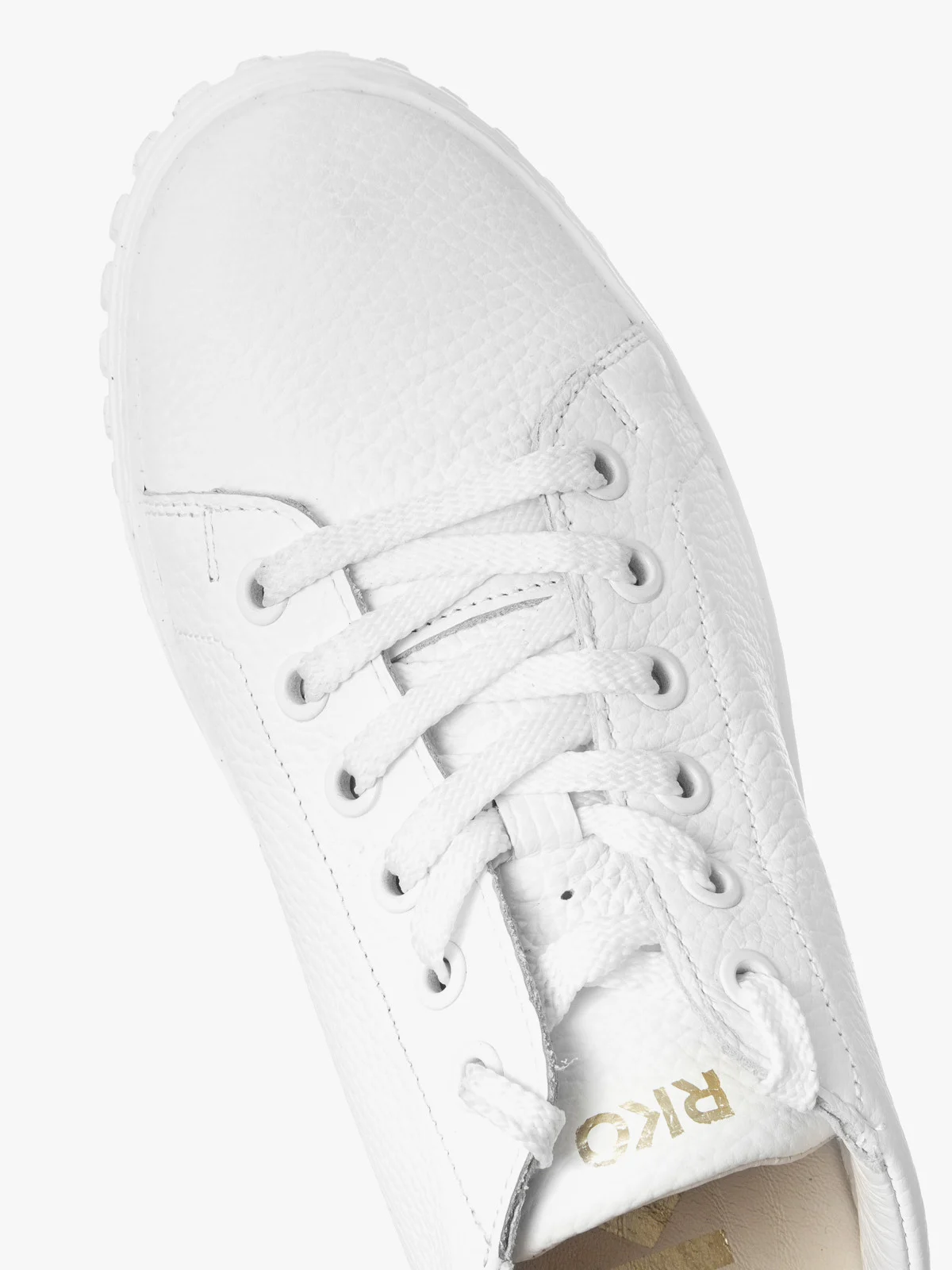 Białe półbuty sportowe na lekkiej podeszwie