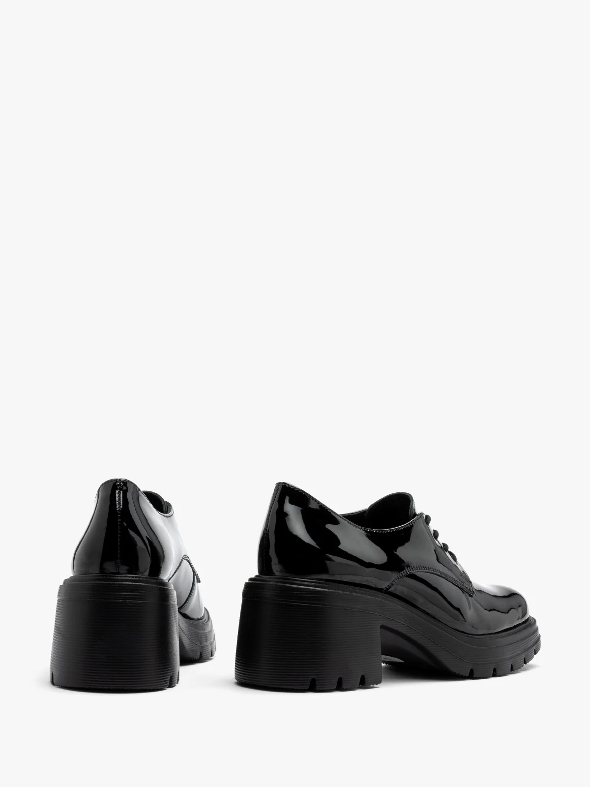 Czarne półbuty damskie na masywnym spodzie