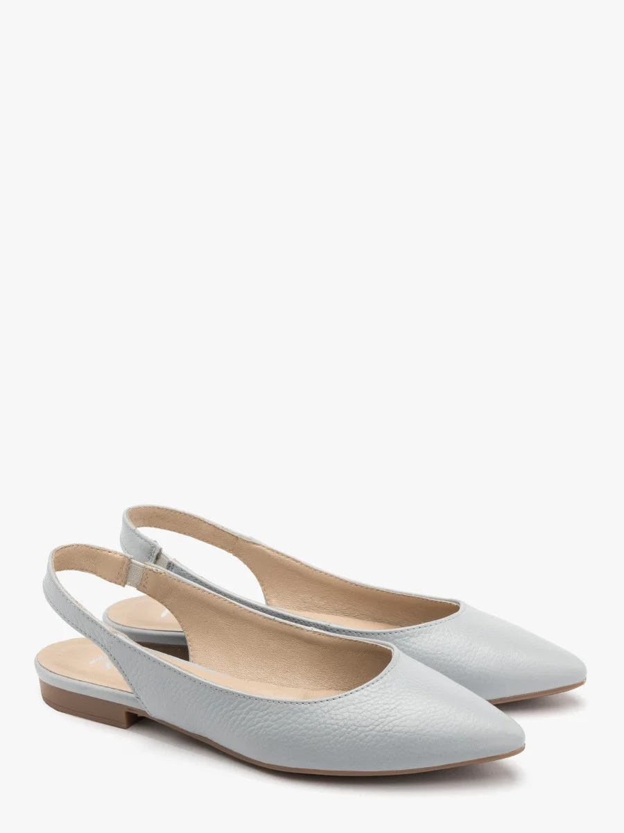 Błękitne baleriny z odkrytą piętą