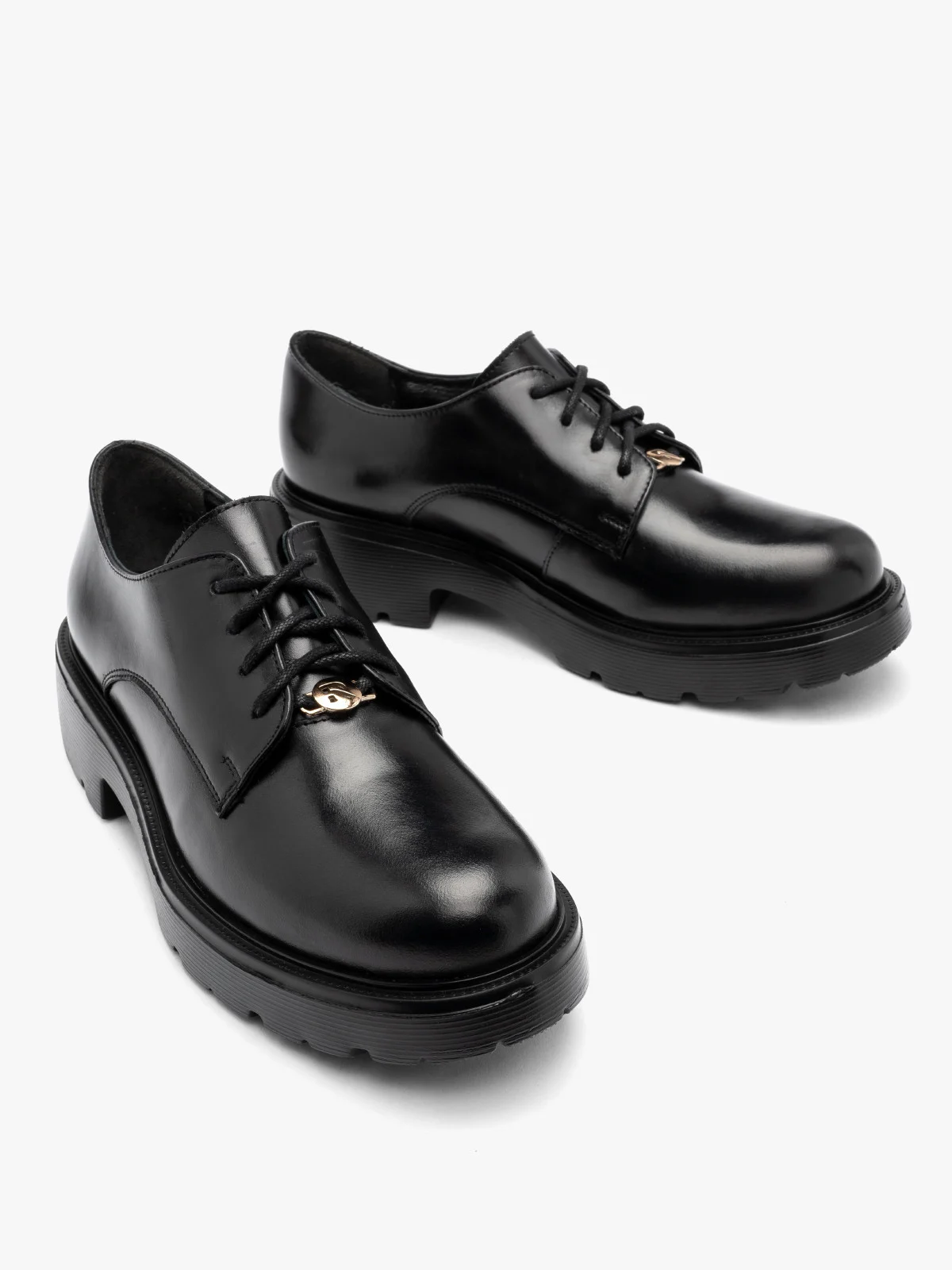 Czarne, klasyczne półbuty damskie