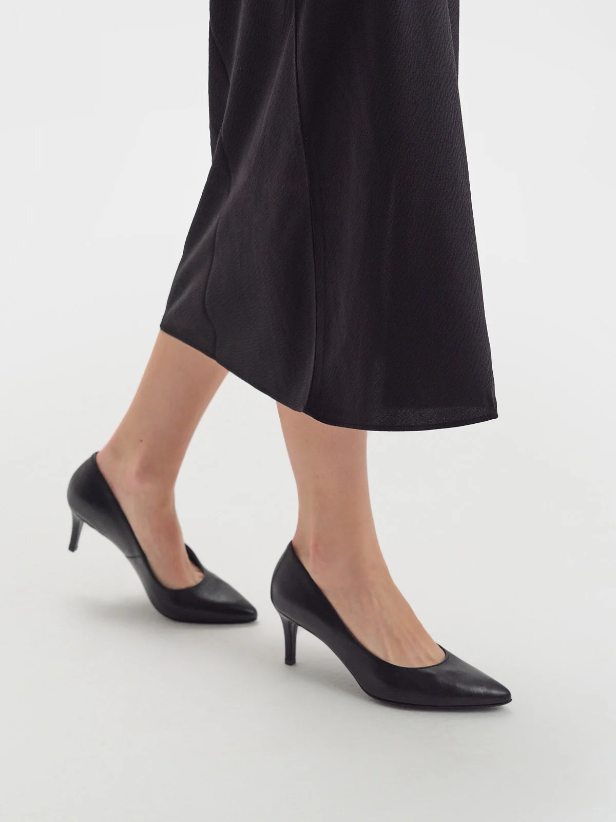 Czarne czółenka na obcasie