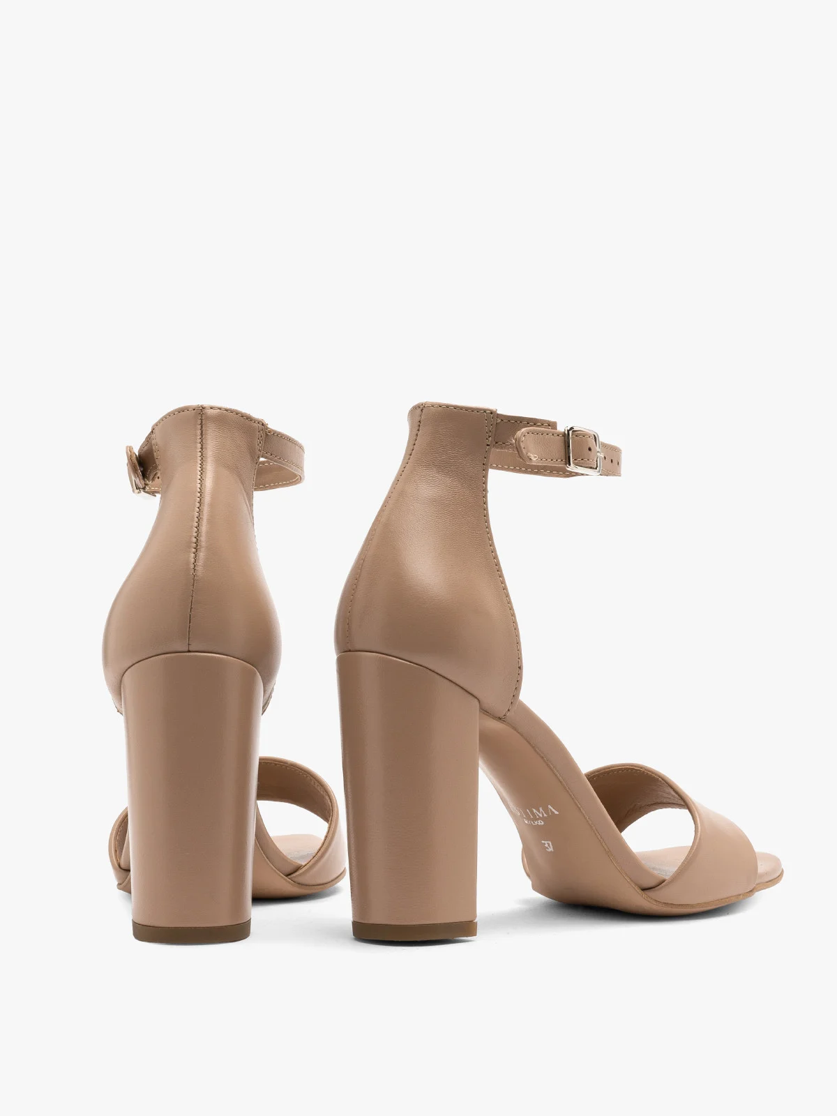 Beżowe sandały na wysokim słupku