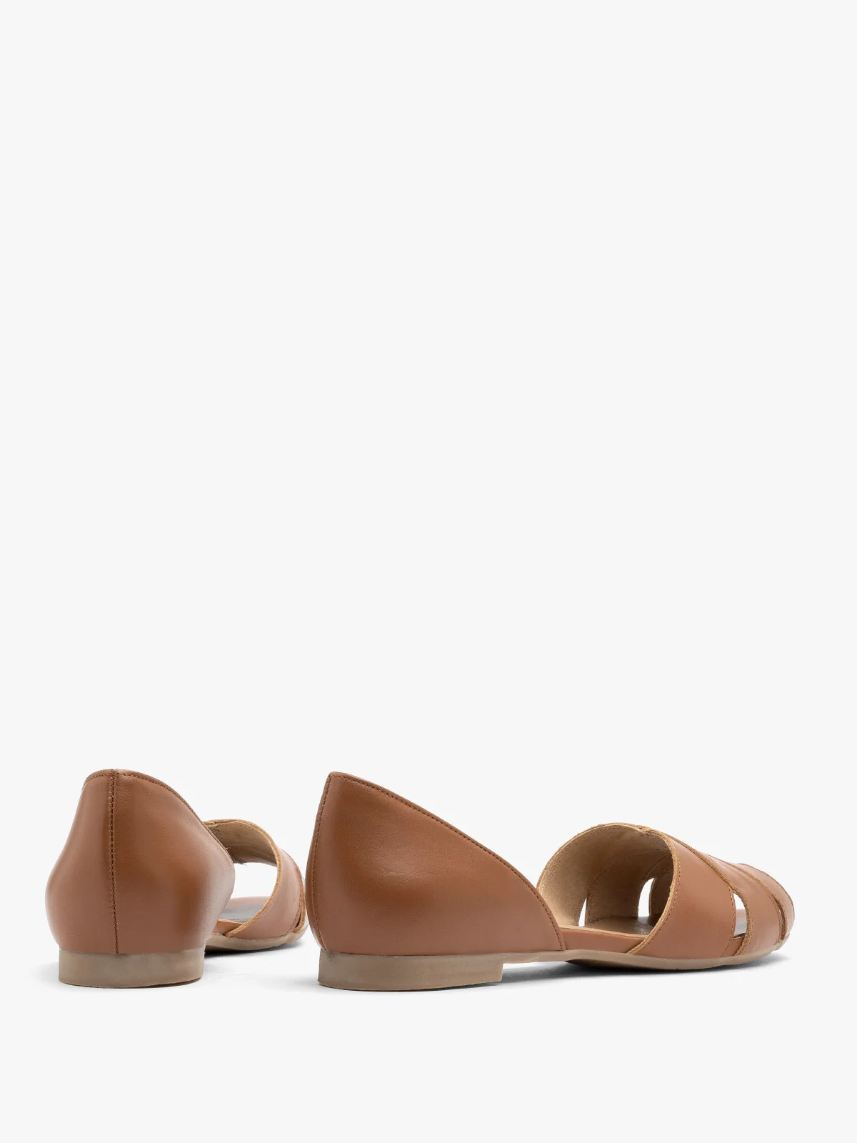 Jasnobrązowe baleriny z ozdobną cholewką