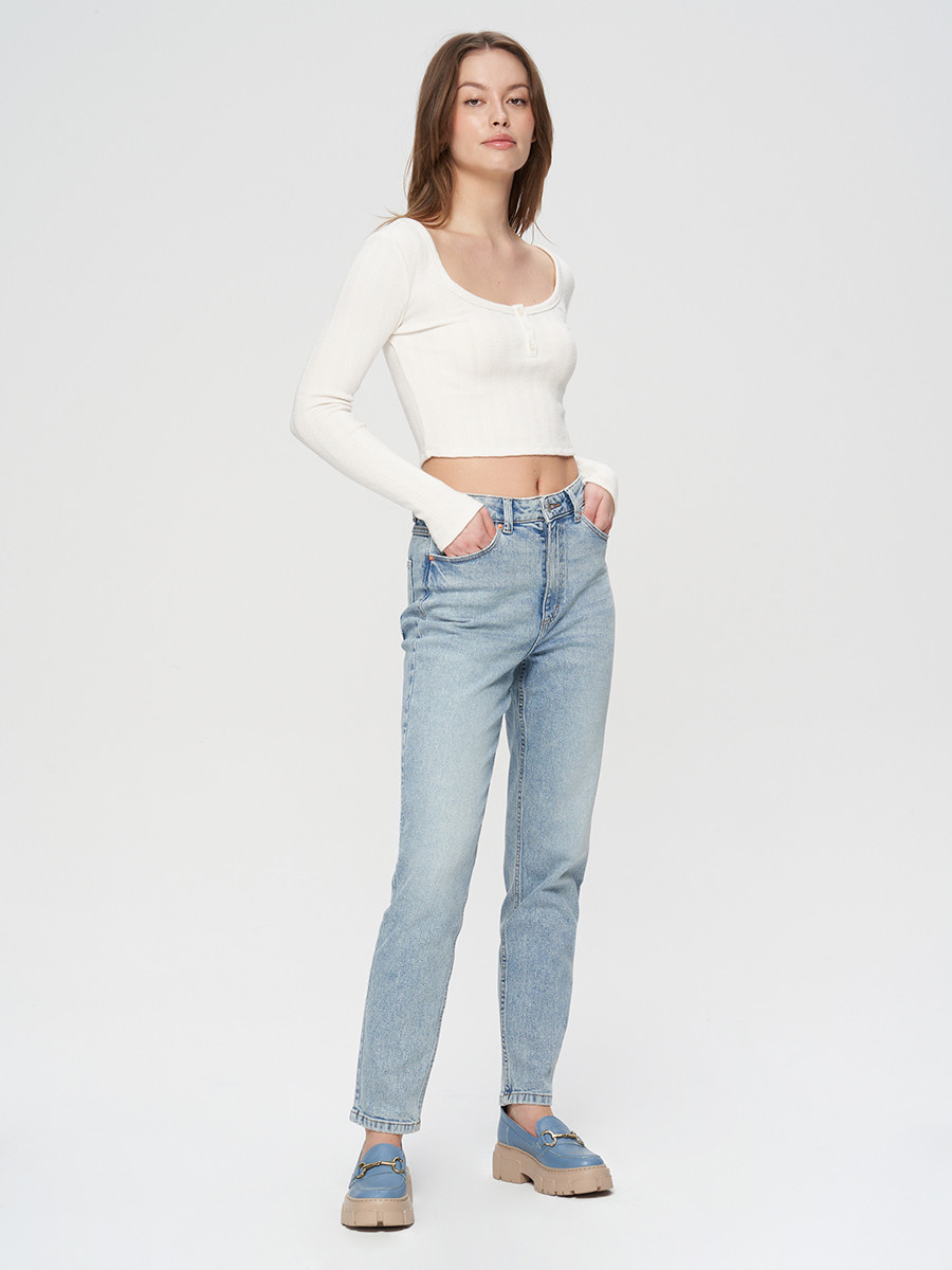 Niebieskie mokasyny ze złotą ozdobą