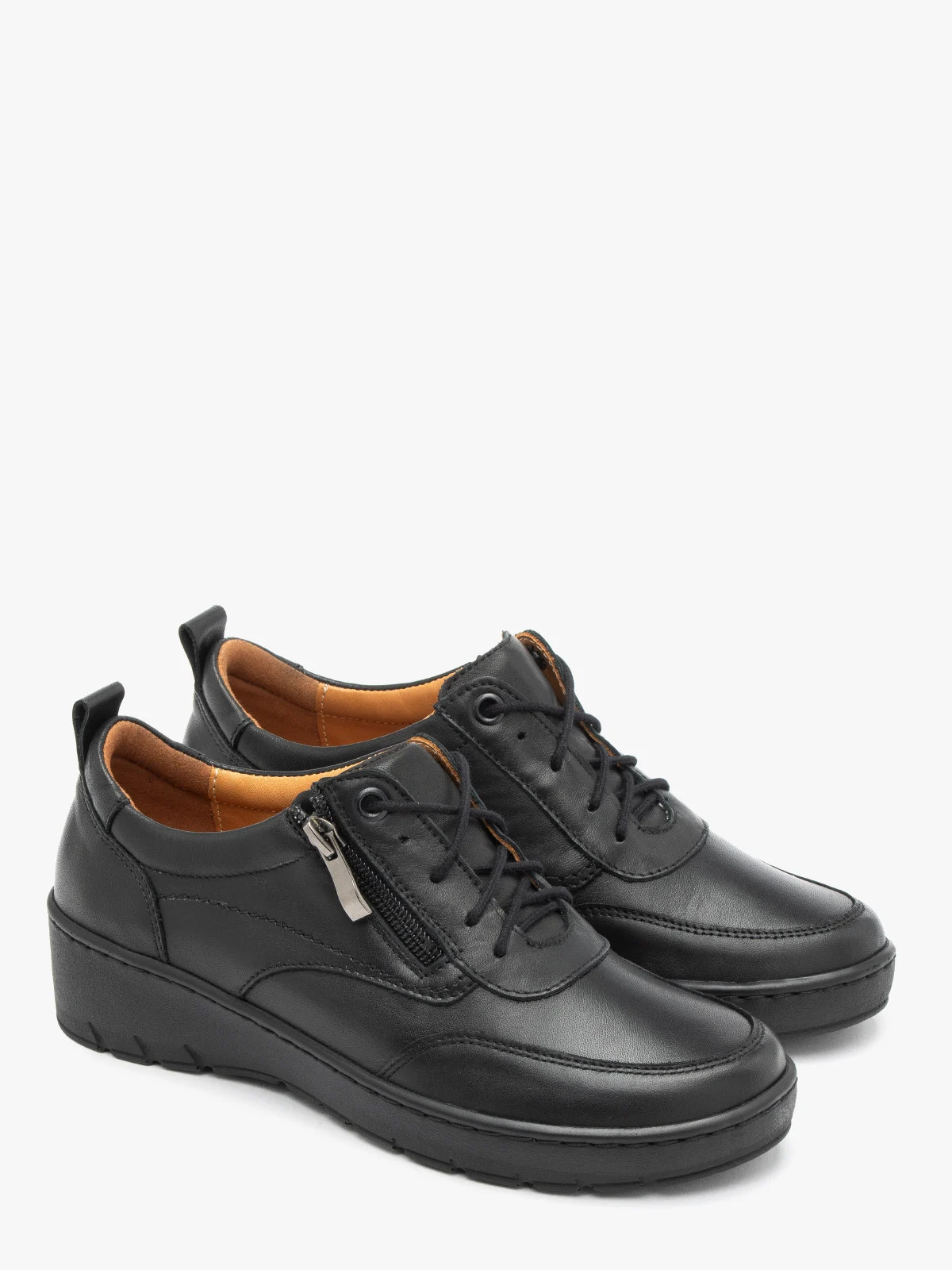 Czarne półbuty damskie na niskiej platformie