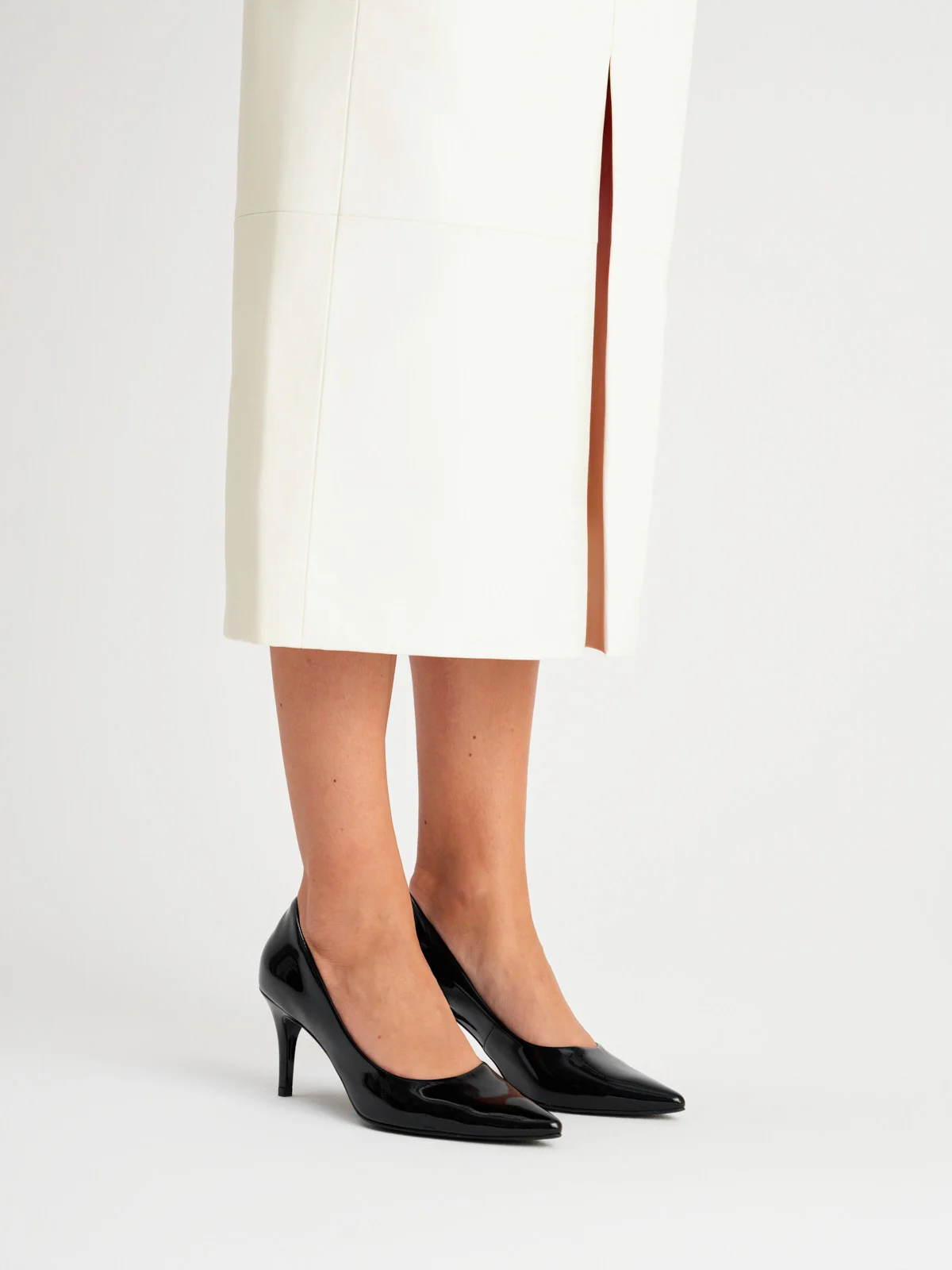 Czarne czółenka lakierowane