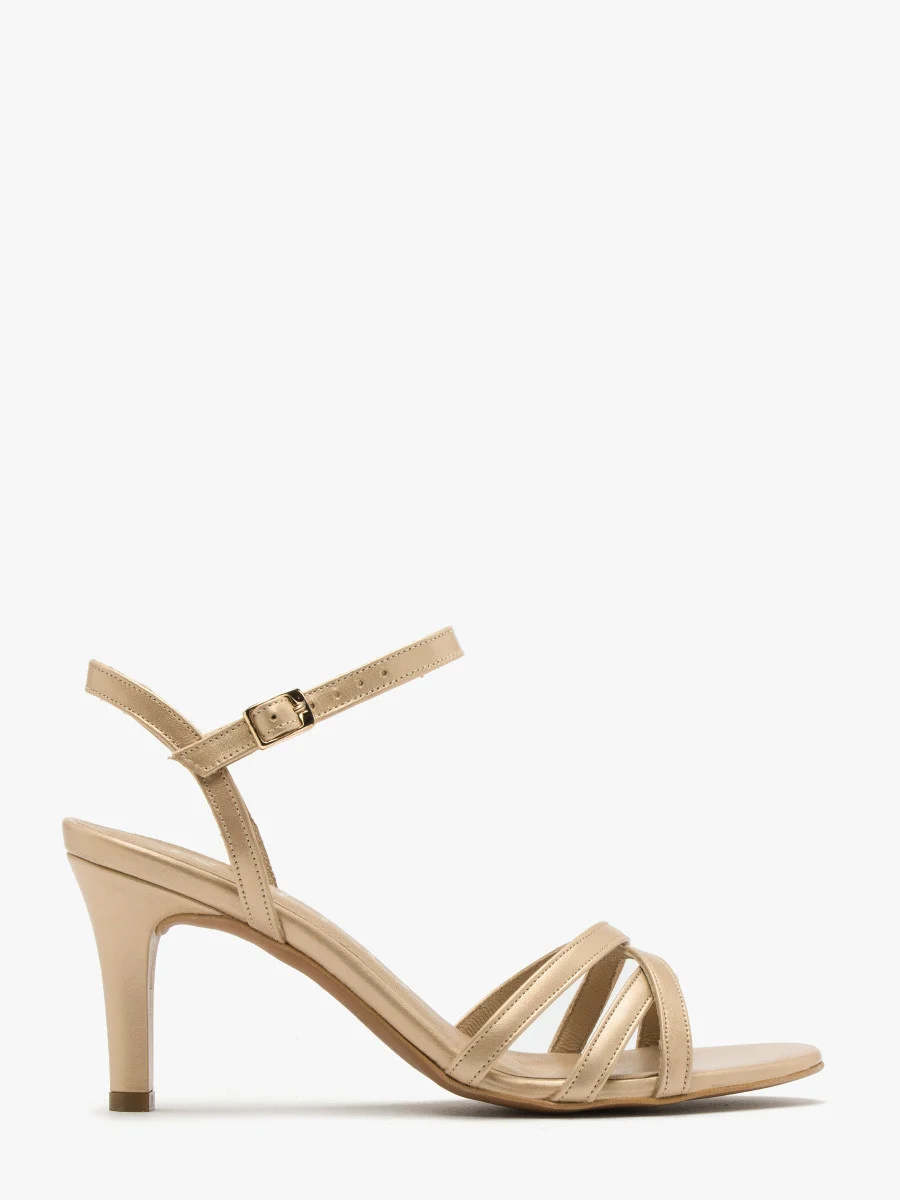 Złote sandały na szpilce
