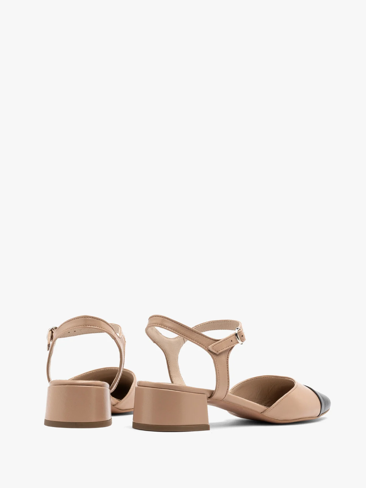 Beżowo-czarne czółenka z otwartą piętą