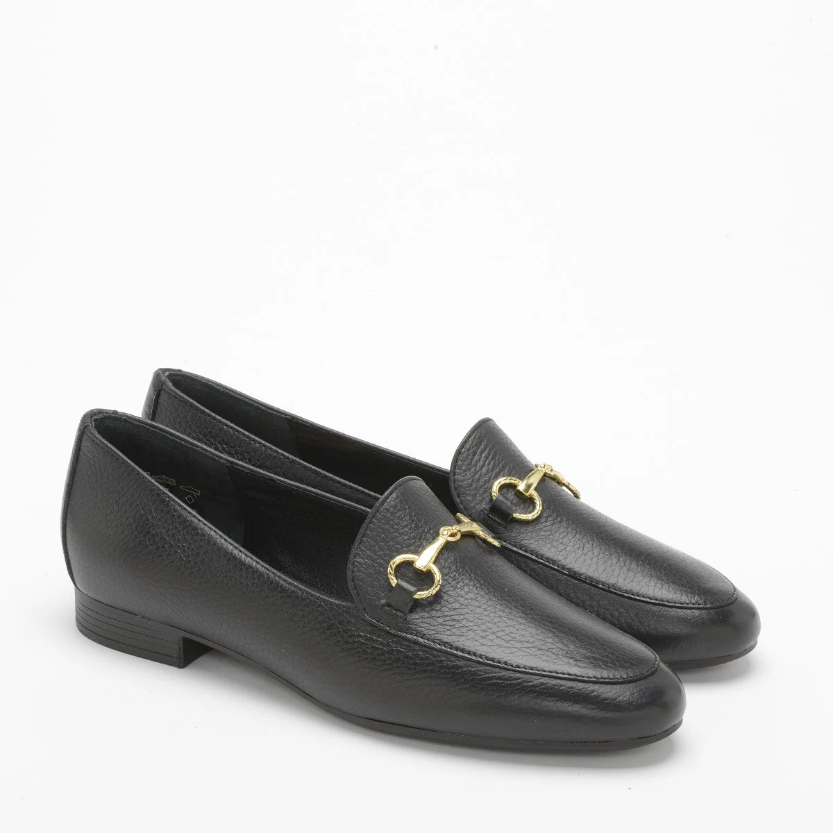 Czarne mokasyny z klamerką