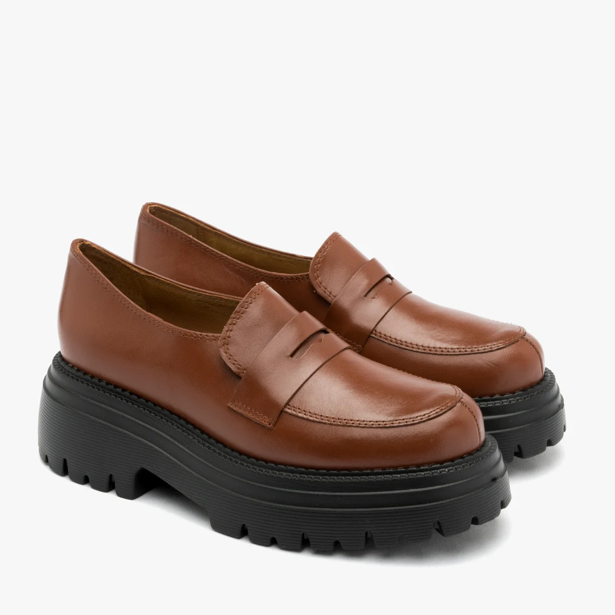 Brązowe mokasyny na grubej podeszwie