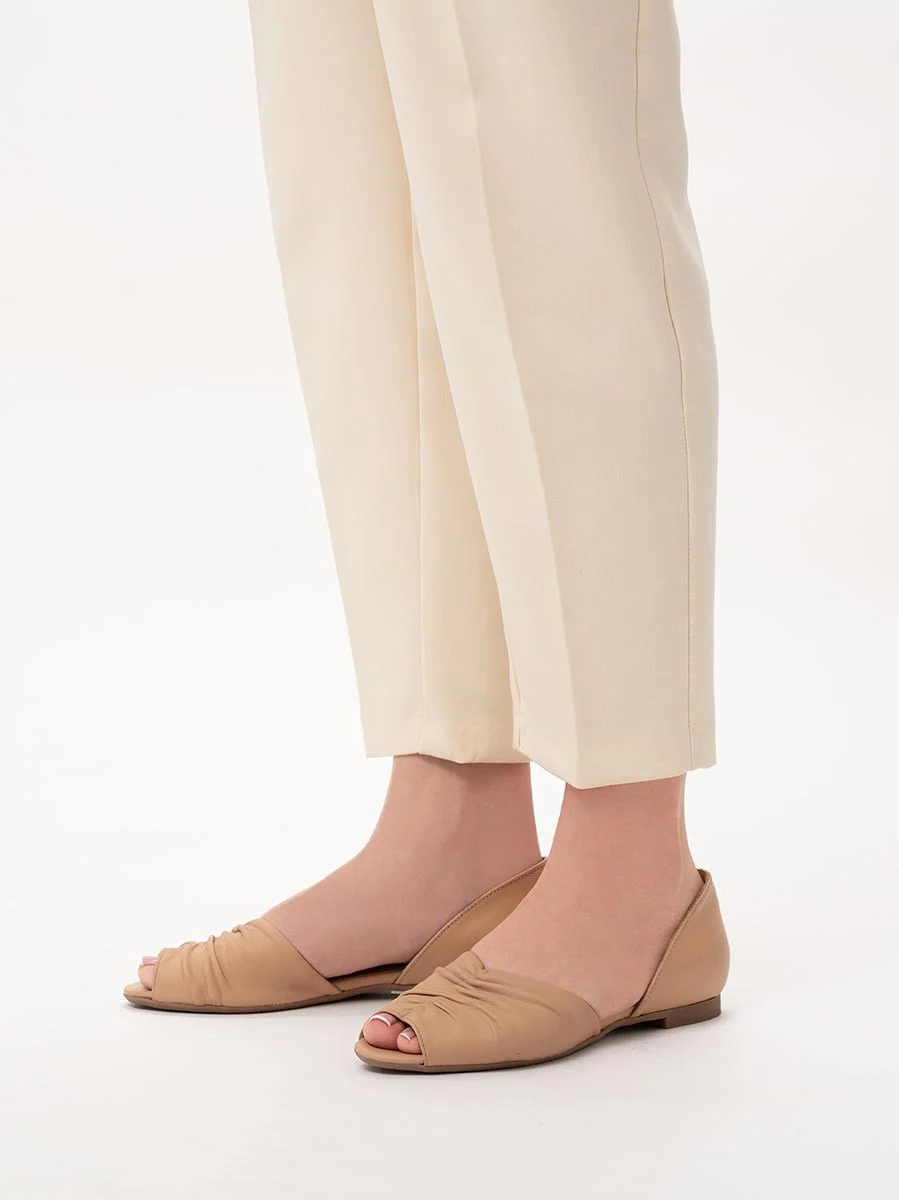 Beżowe baleriny z odkrytymi palcami