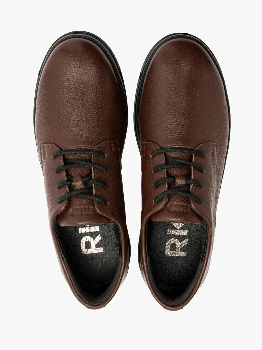 Brązowe półbuty męskie na lekkiej podeszwie