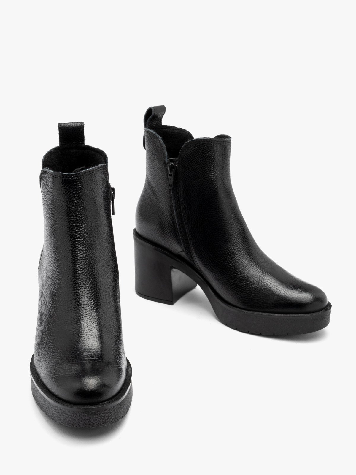 Czarne botki damskie na masywnym spodzie