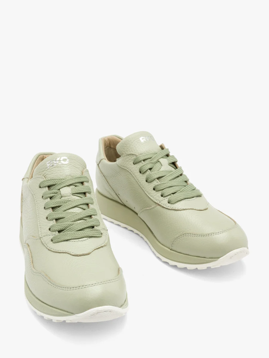 Sportowe półbuty w kolorze miętowym