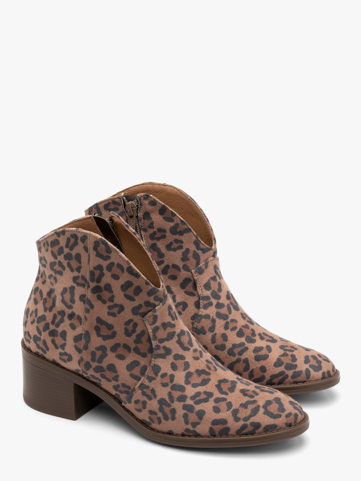 Botki typu kowbojki w panterkę