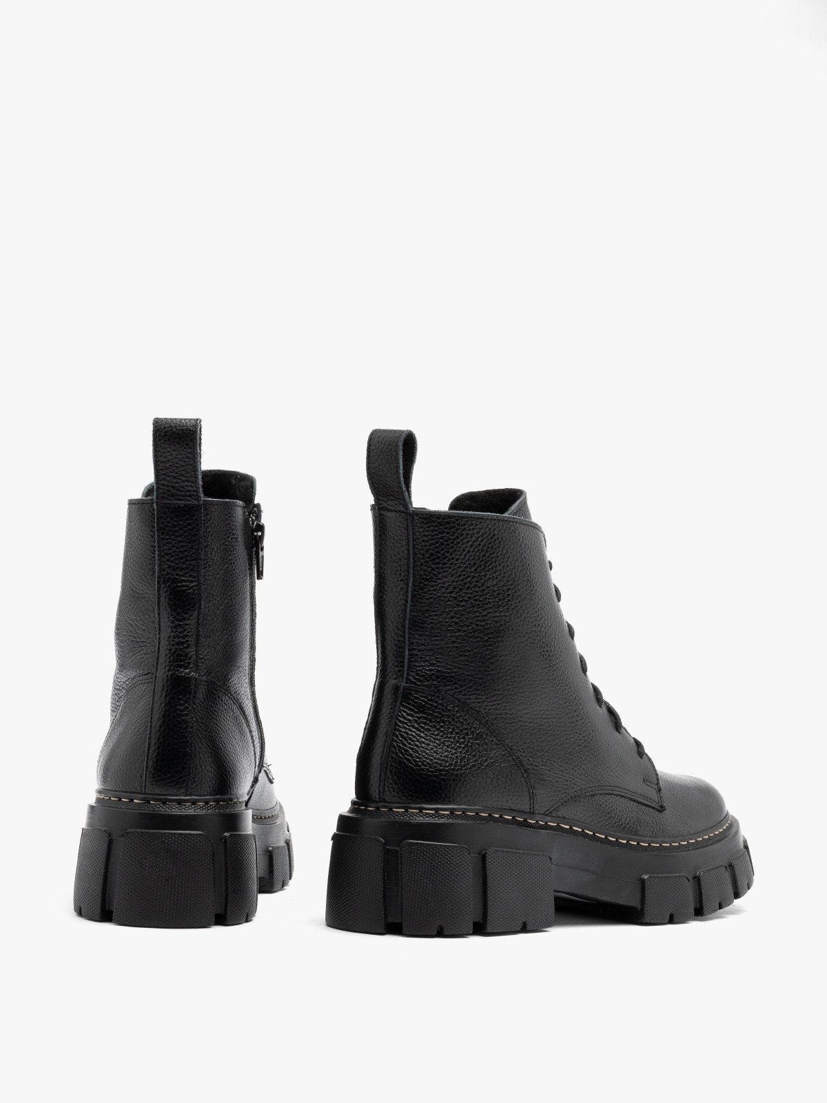 Czarne trzewiki damskie na masywnym spodzie