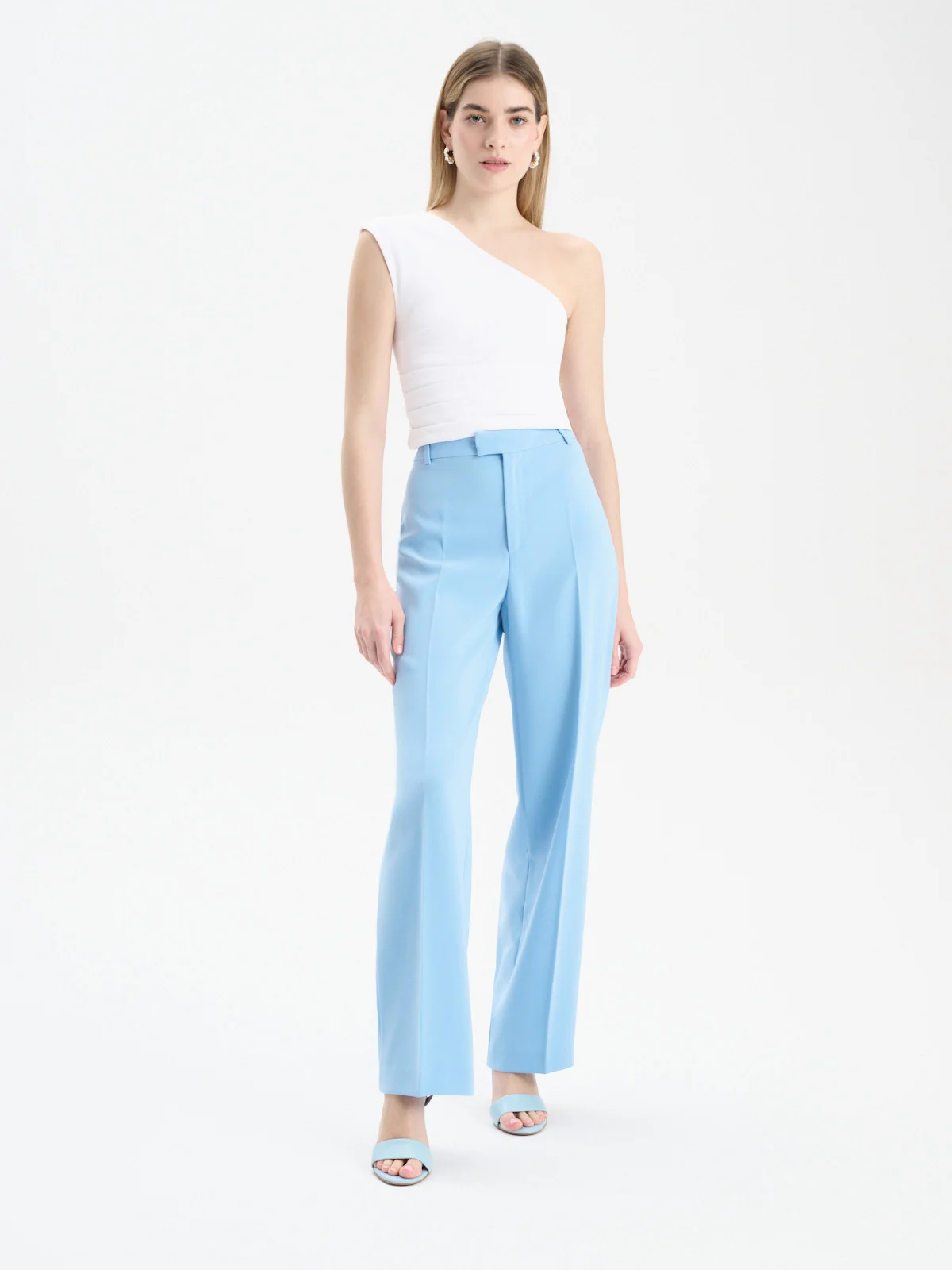 Niebieskie sandały na wysokiej szpilce