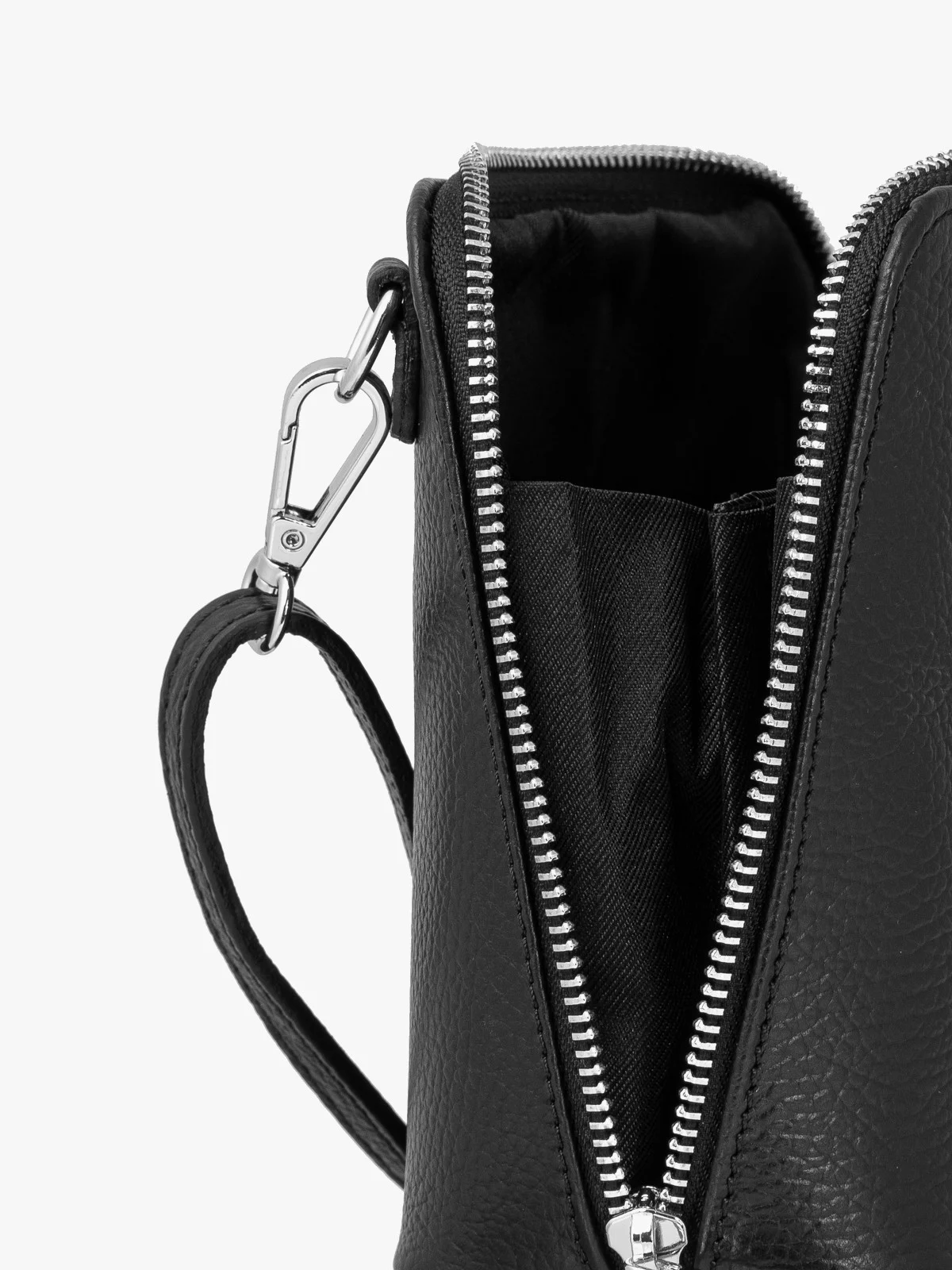 Mała, czarna torebka