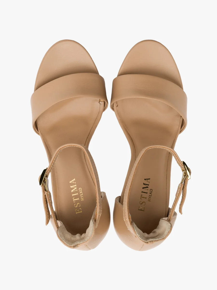 Beżowe sandały na wysokiej szpilce