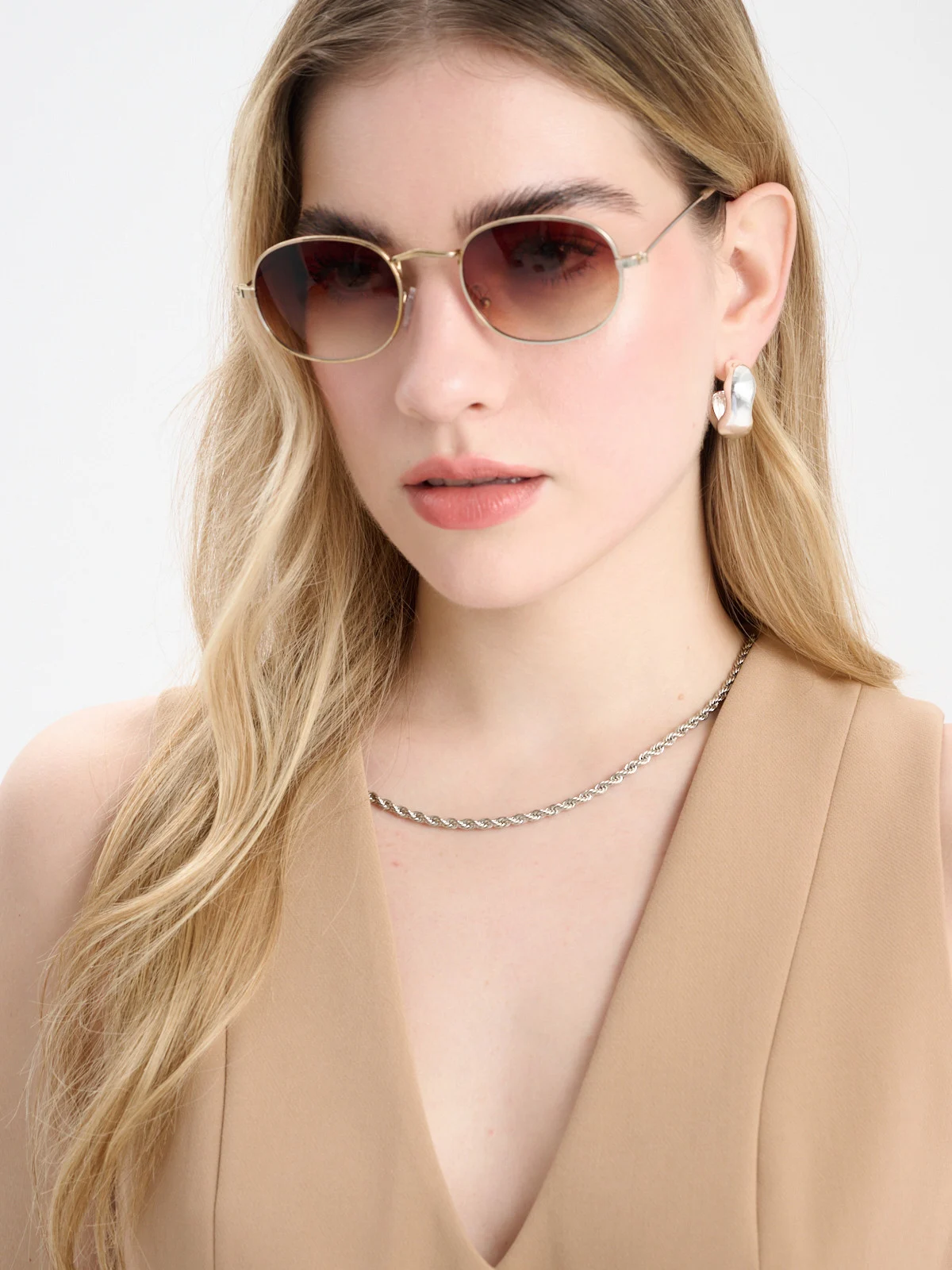 Damskie okulary przeciwsłoneczne w metalowej oprawie