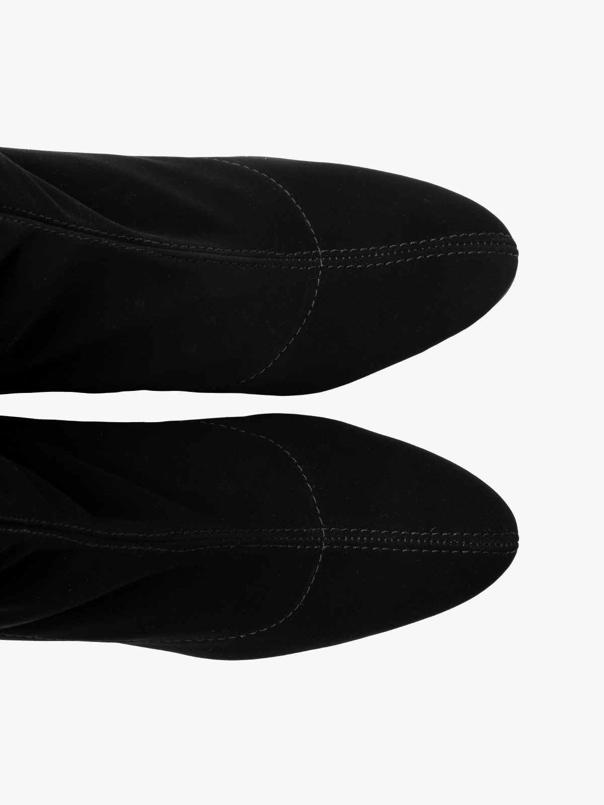 Elastyczne, czarne botki na okrągłym klocku