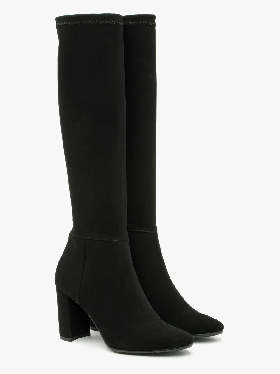 Czarne kozaki damskie z wąską cholewką