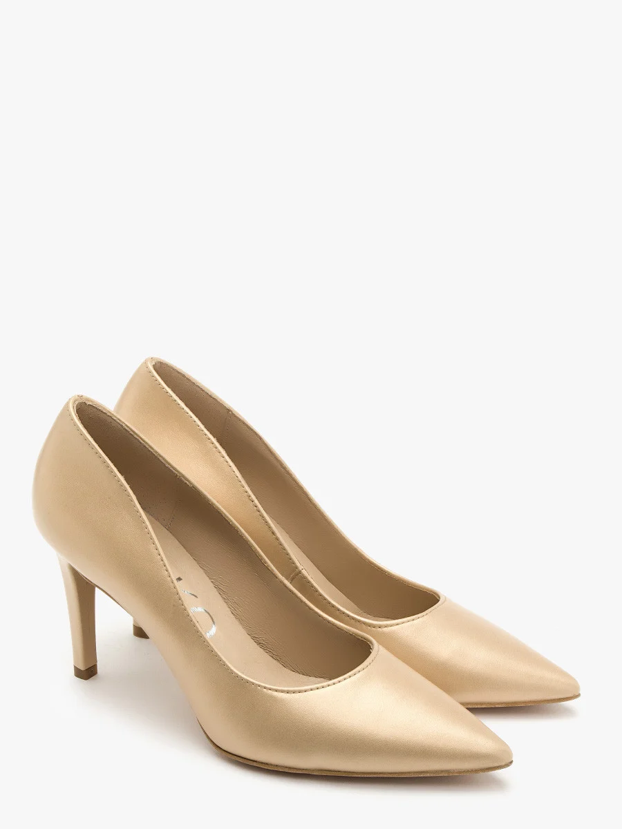 Czółenka w kolorze złotym na szpilce