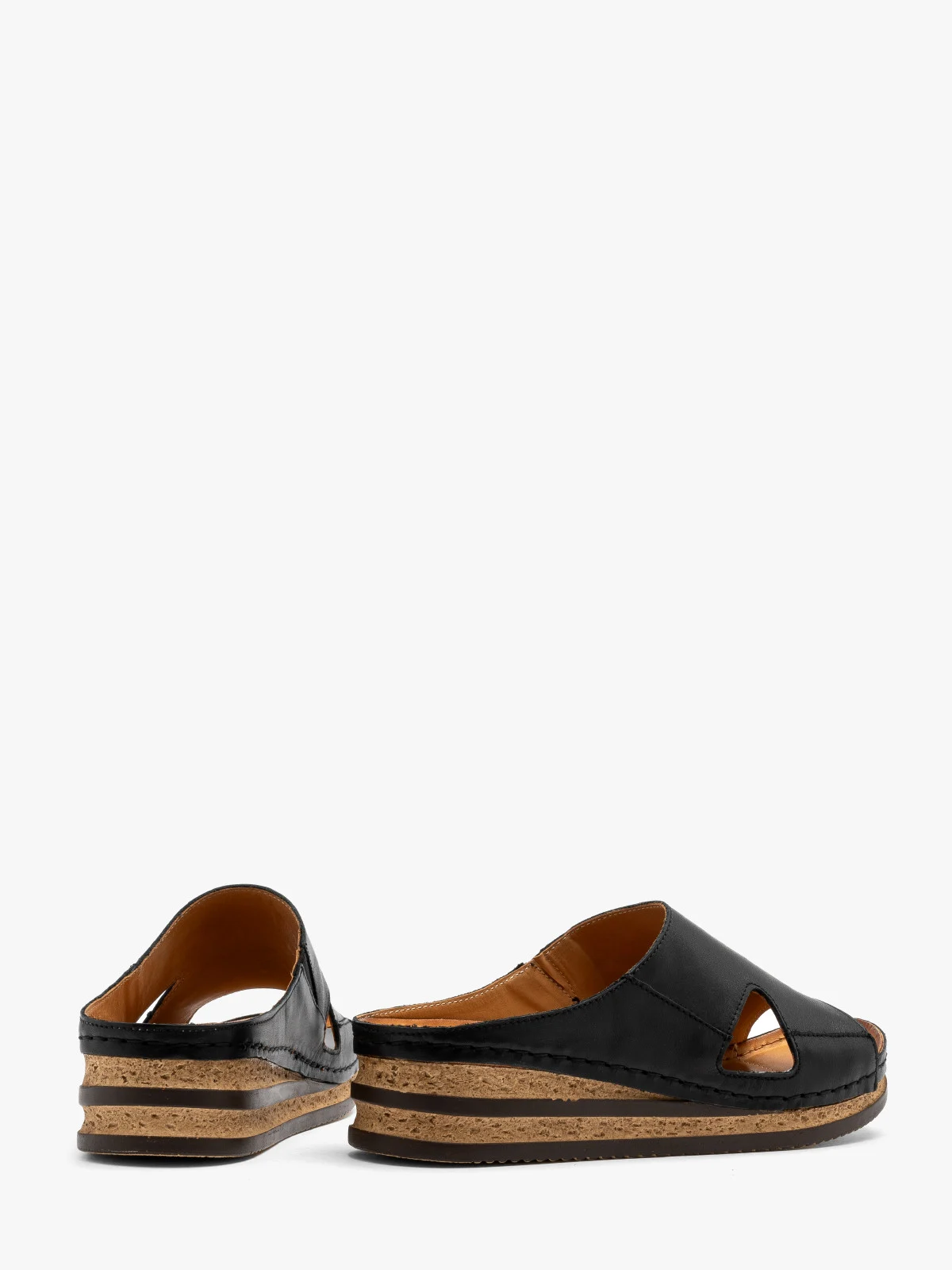 Czarne klapki na dwukolorowej, niskiej platformie