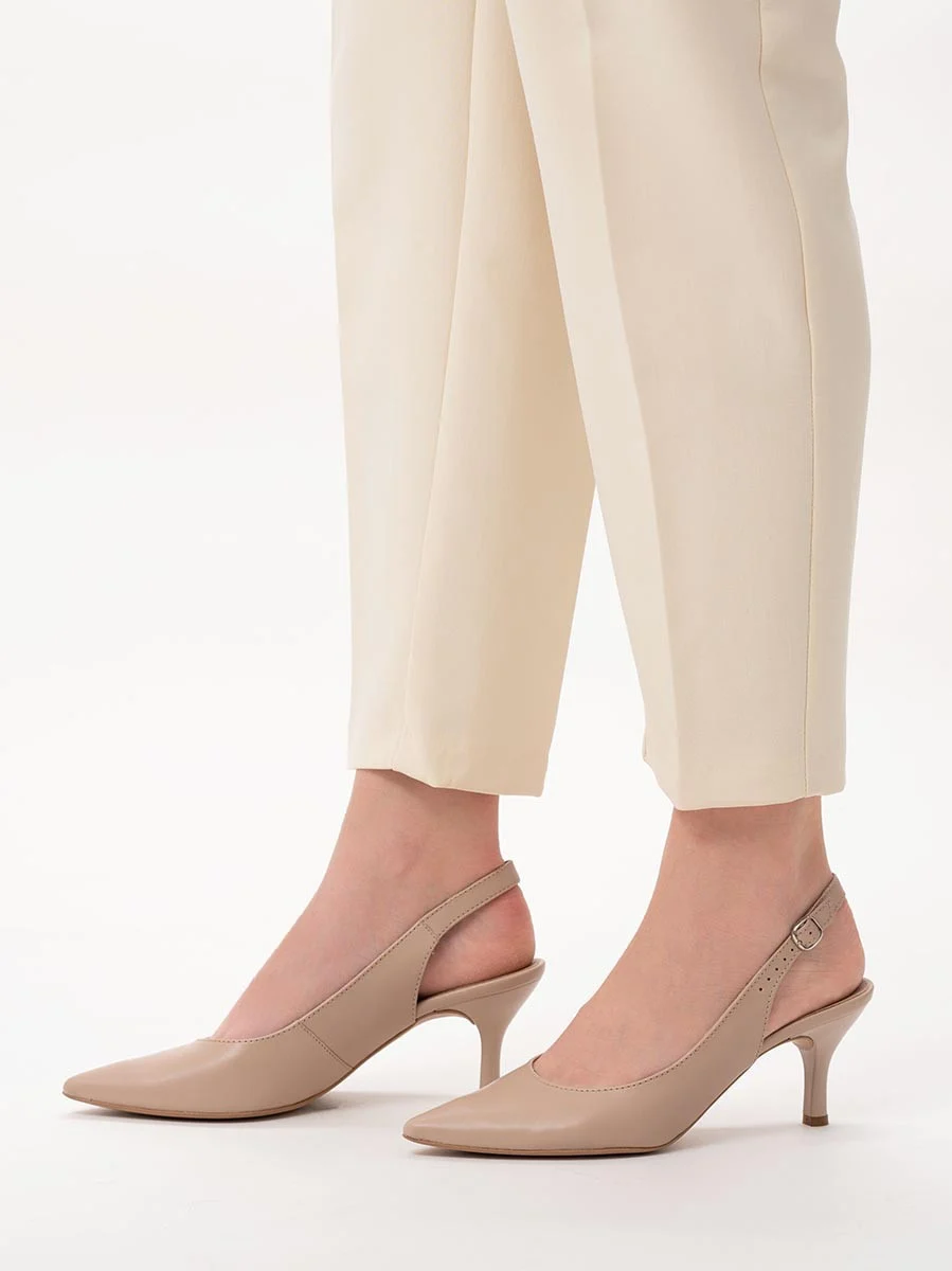 Beżowe czółenka z odkrytą piętą