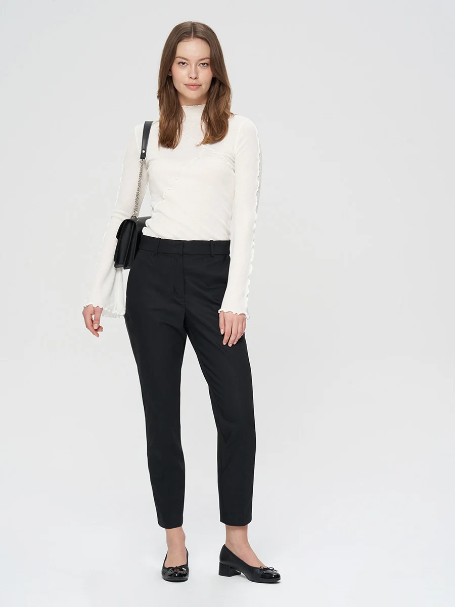 Czarna czółenka z ozdobną kokardką