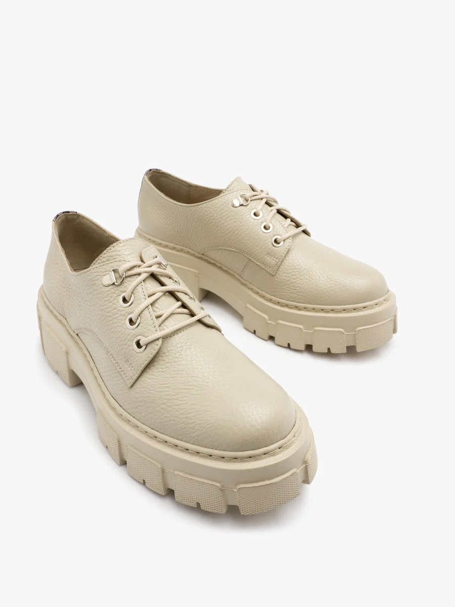 Kremowe półbuty na lekkiej podeszwie