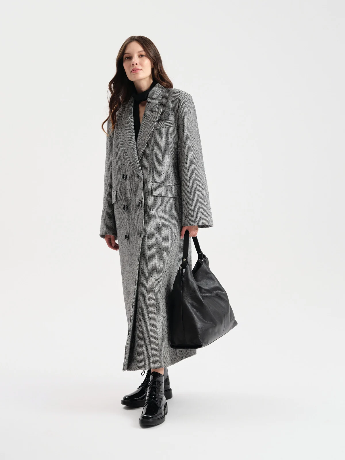 Lakierowane trzewiki damskie na lekkim spodzie