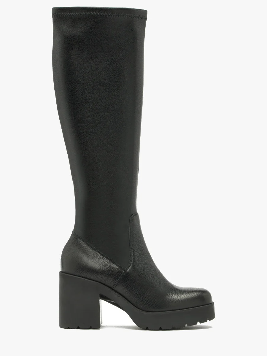 Czarne kozaki z elastyczną szeroką cholewką