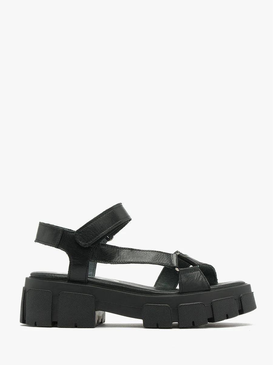 Czarne sandały na lekkiej podeszwie