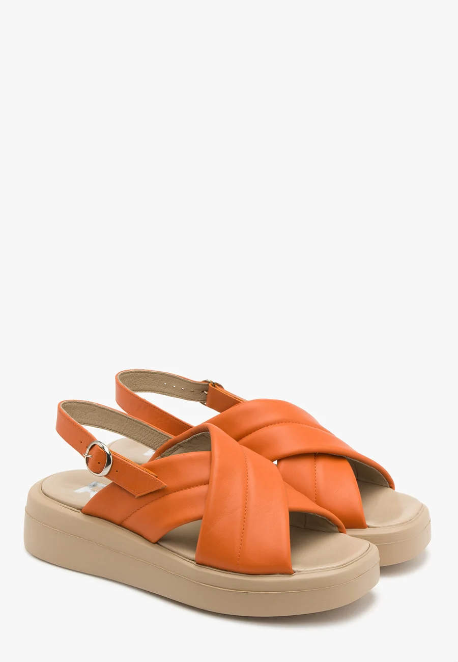 Pomarańczowe sandały na lekkim spodzie